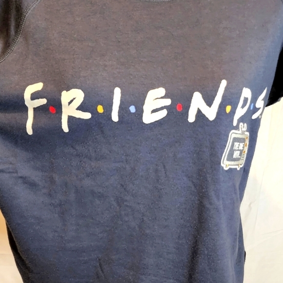 FRIENDS Inspired Women's Sleep Shirt 👕 - Picture 4 of 11